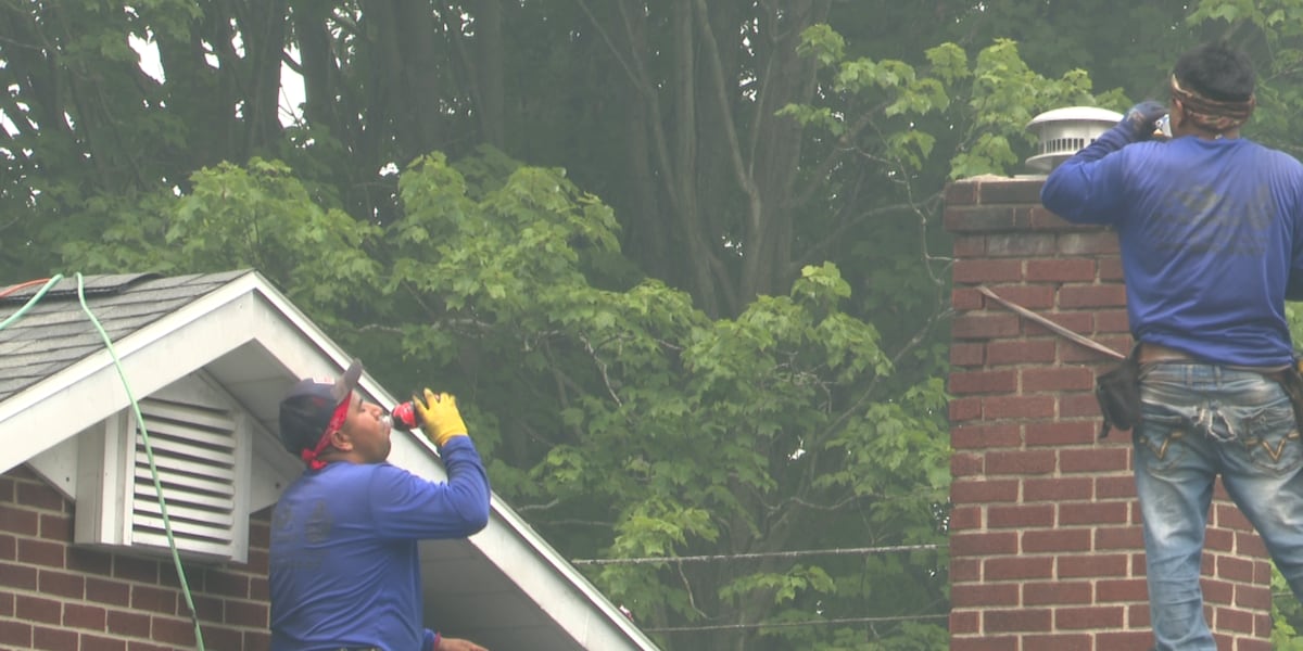 Roofers and pavers push through poor air quality conditions