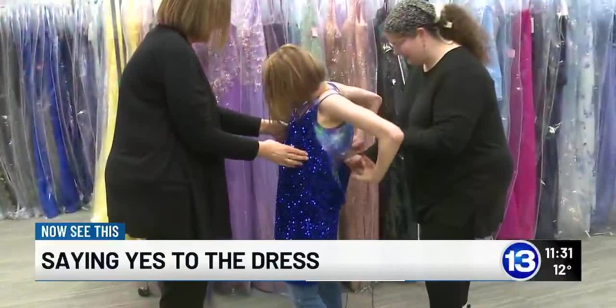 Sunshine Communities residents go dress shopping for Night to Shine Prom